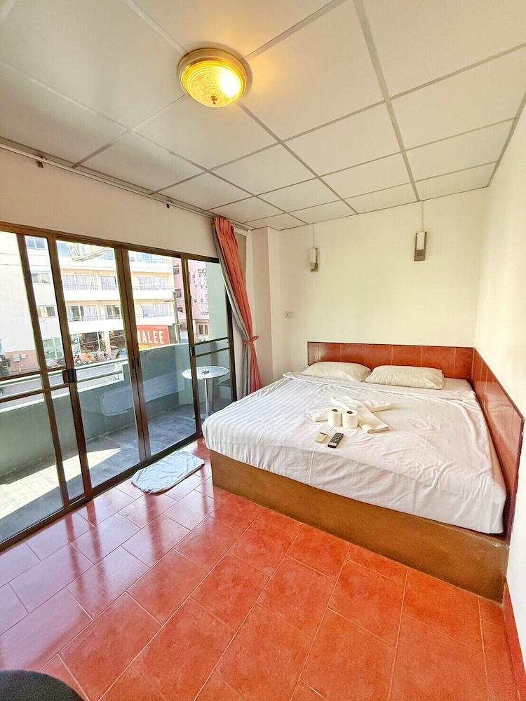 Malee Guesthouse & Restaurant Room Type - City Double Room, 1 Bedroom, City View Malee Guesthouse & Restaurant Room Type - City Double Room, 1 Bedroom, City View