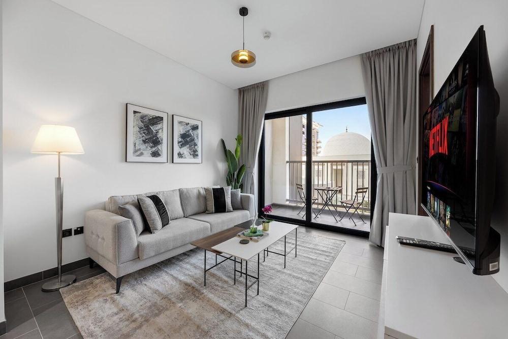 Modern 1BR with Balcony Sobha Hartland - Tap to explore photos