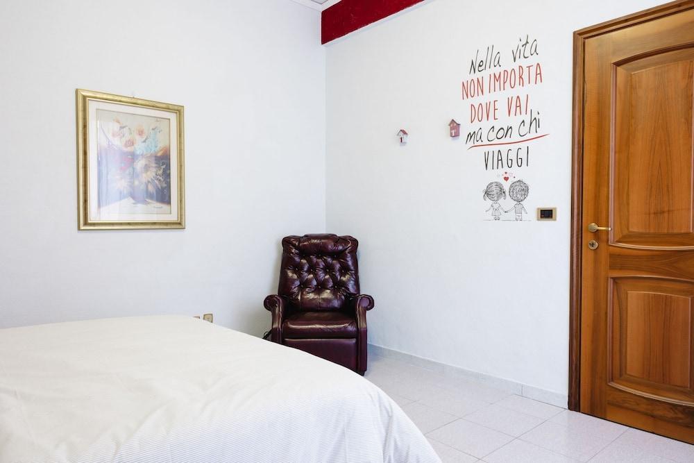 Bella G C Apartment in Rome - Tap to explore photos