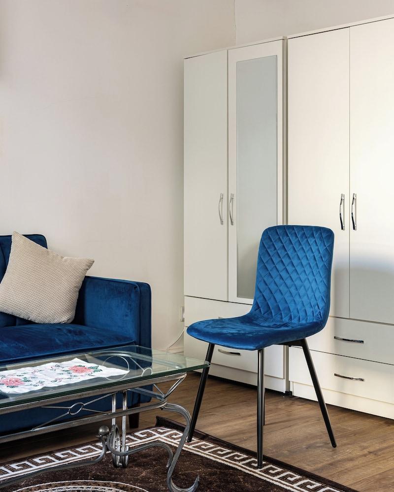 Crawford place studio apartments - Tap to explore photos