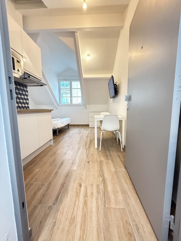 Village D'Auteuil Room Type - Superior Studio Suite