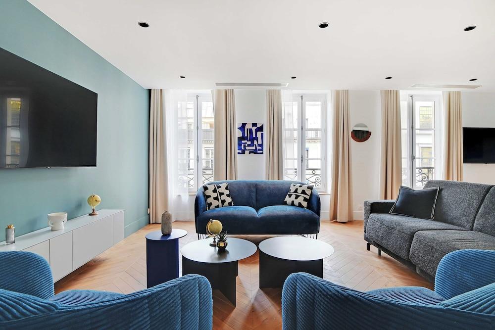 Apartment for 8 People in Madeleine
