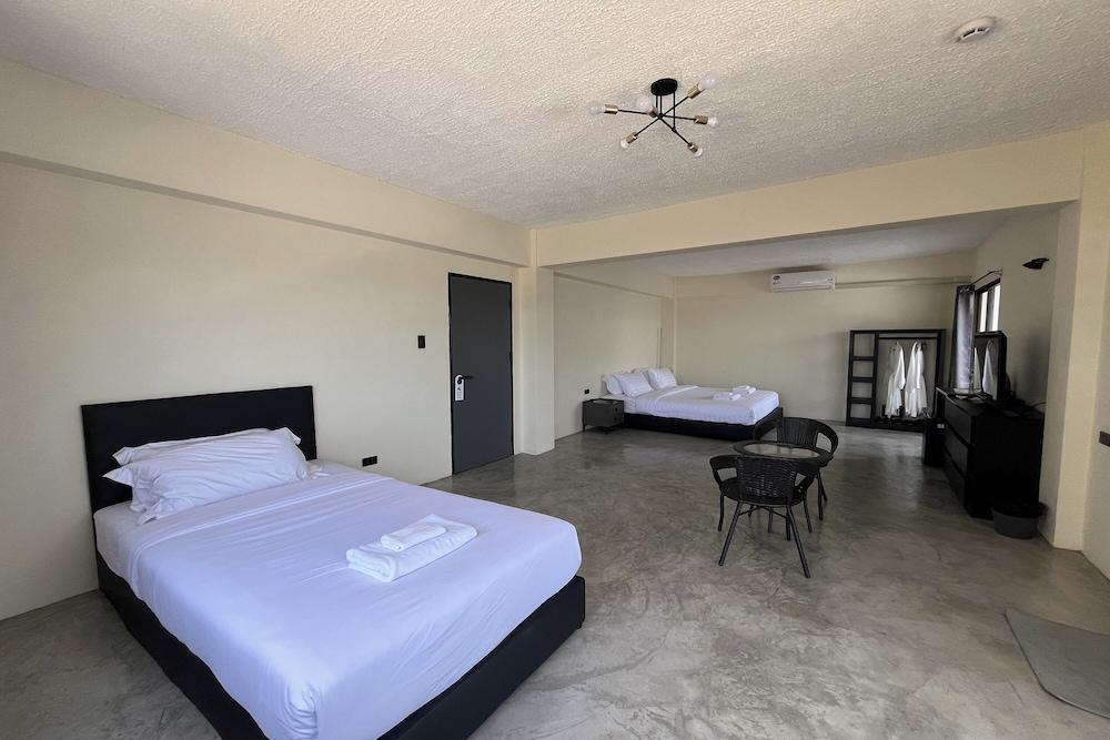 VS Beachfront Room Type - Family Room