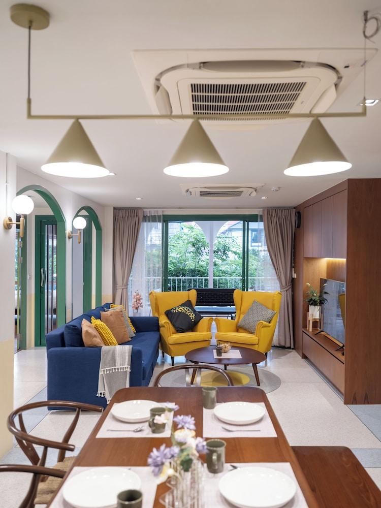 Bedtime Storeys Room Type - Family Apartment, 4 Bedrooms Bedtime Storeys Room Type - Family Apartment, 4 Bedrooms