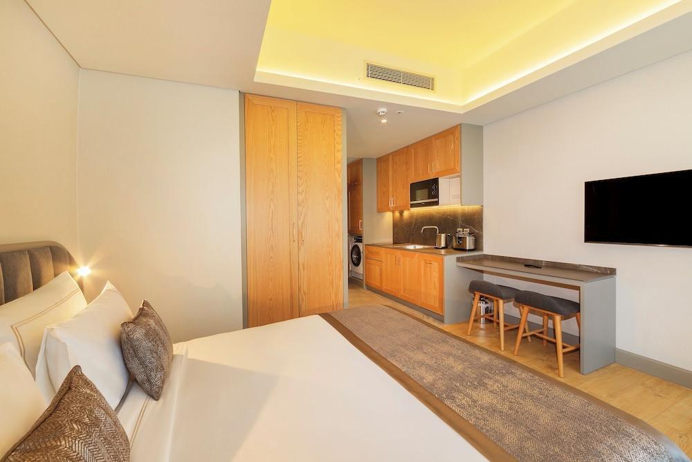 Meroddi Beyoğlu Residence Room Type - Deluxe Apartment, 1 Bedroom, Balcony, City View Meroddi Beyoğlu Residence Room Type - Deluxe Apartment, 1 Bedroom, Balcony, City View