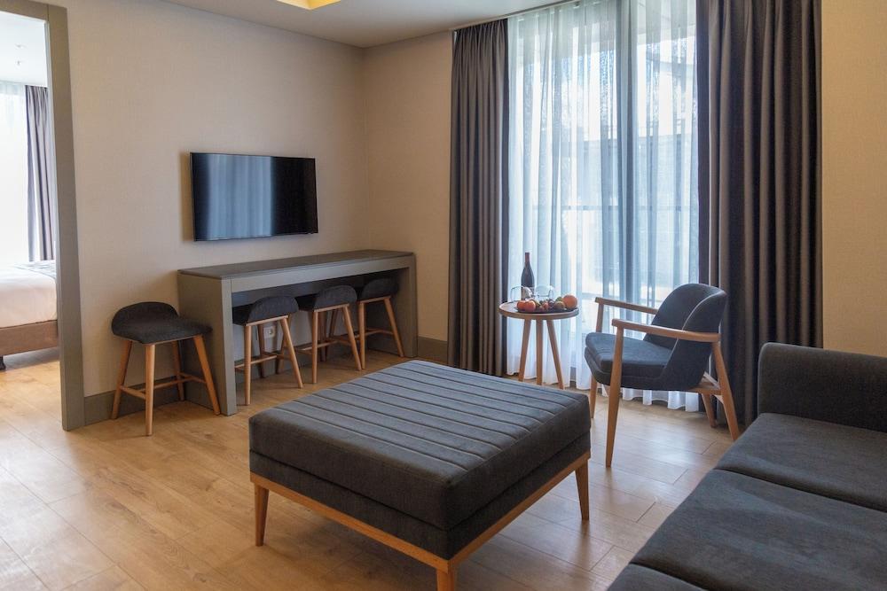 Meroddi Beyoğlu Residence Room Type - Deluxe Apartment, 2 Bedrooms, Balcony, City View Meroddi Beyoğlu Residence Room Type - Deluxe Apartment, 2 Bedrooms, Balcony, City View