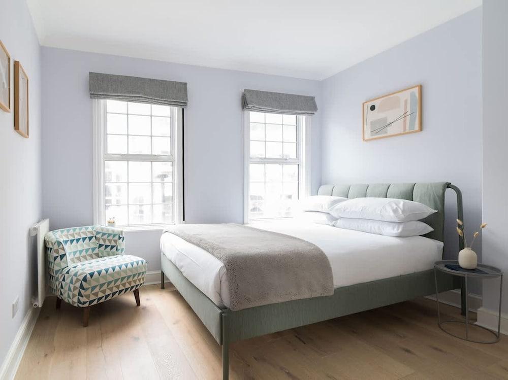 West End Drury Lane Modern 3 Bedroom Apt