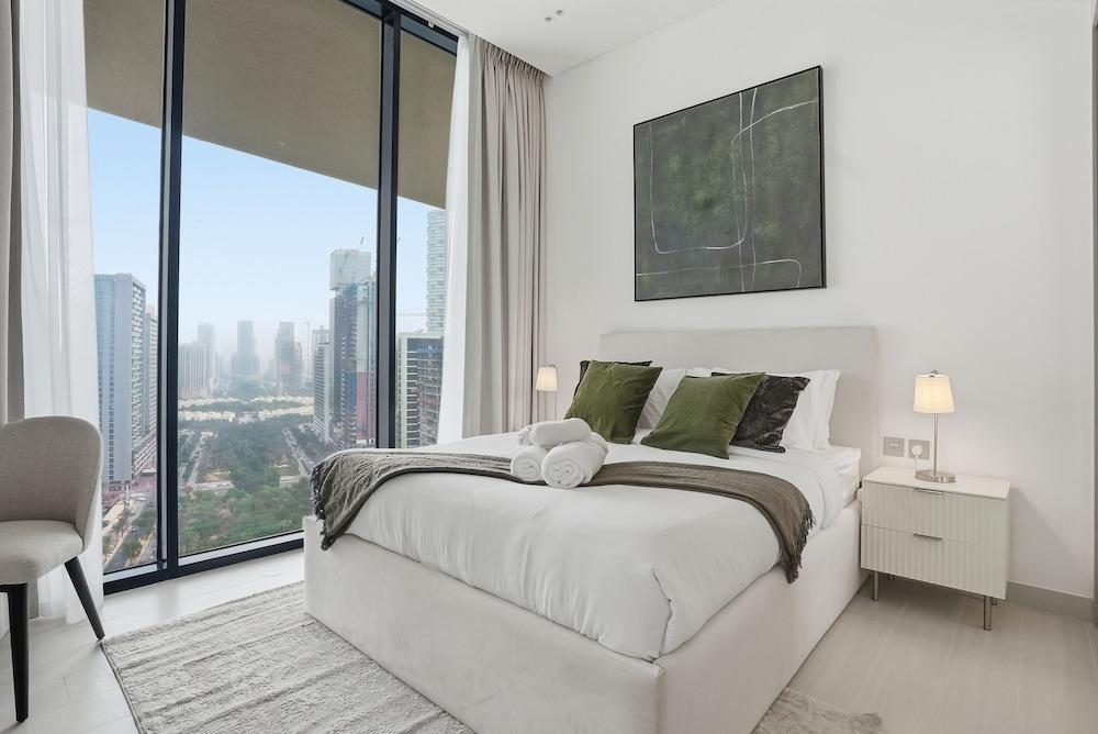 Binghatti Royale Residences - JVC Room Type - Deluxe Apartment, Balcony, City View