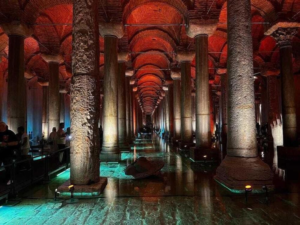 Main gallery