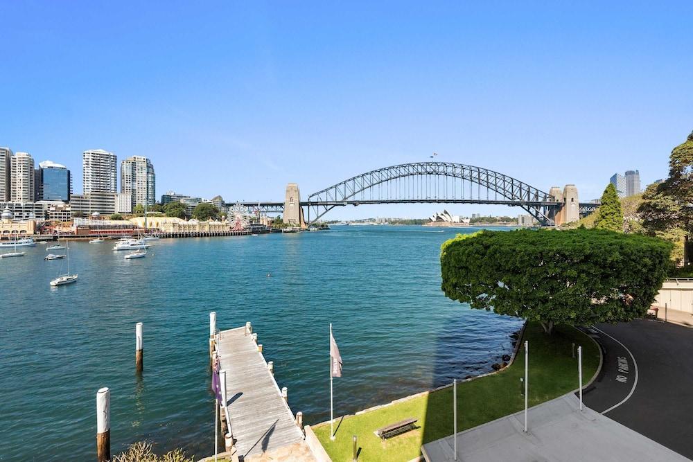 Sydney Harbourside Apartment - Tap to explore photos