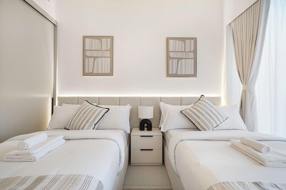 Grande Suites by Hostiva - Sea View