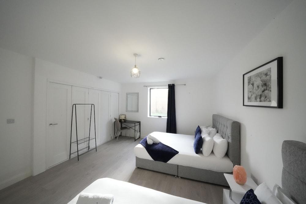 Ealing Broadway Great Stay Room Type - Deluxe Triple Room