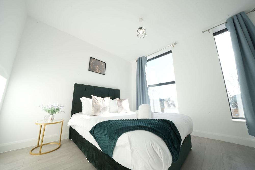 Ealing Broadway Great Stay Room Type - Deluxe Room