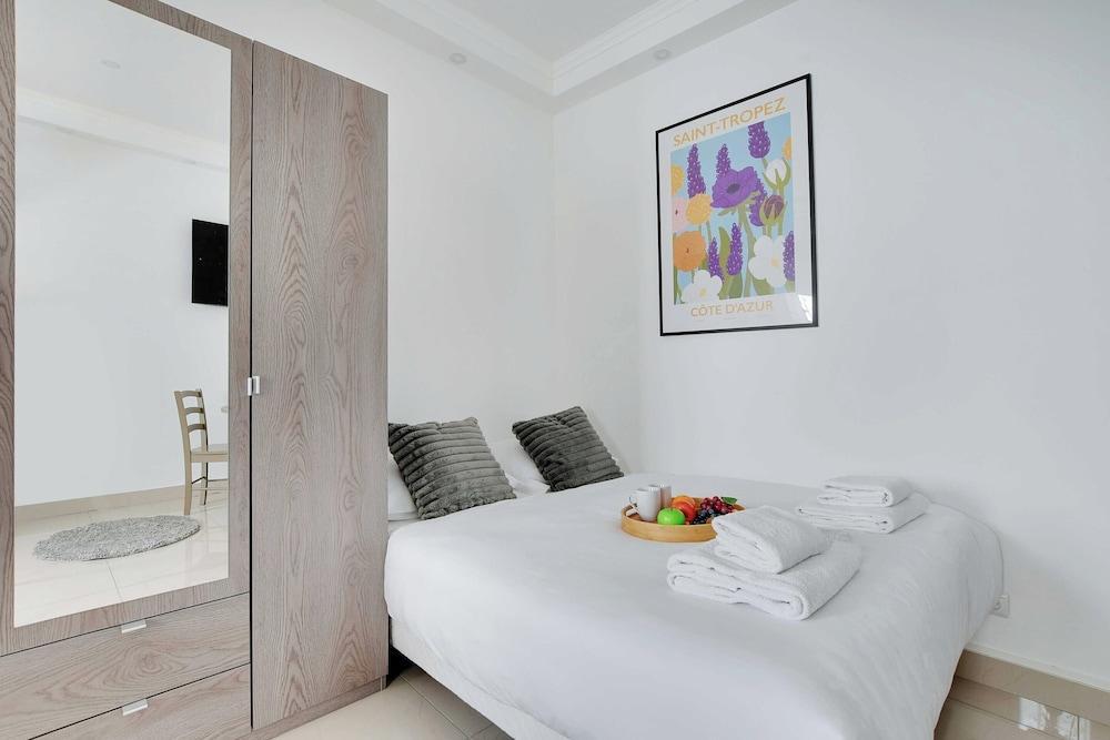 Charming Studio for 2 - Near Voltaire & 11th Arr. Town Hall, Paris