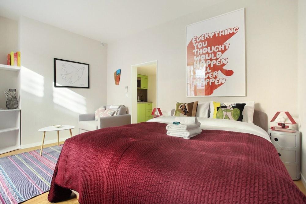 Sublime and new Studio Le Marais / Beaubourg - Tap to explore photos