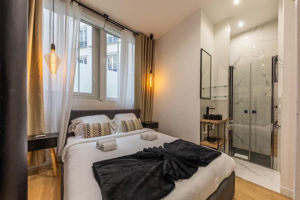 Apartment Centre de Paris Sacre Coeur - Tap to explore photos