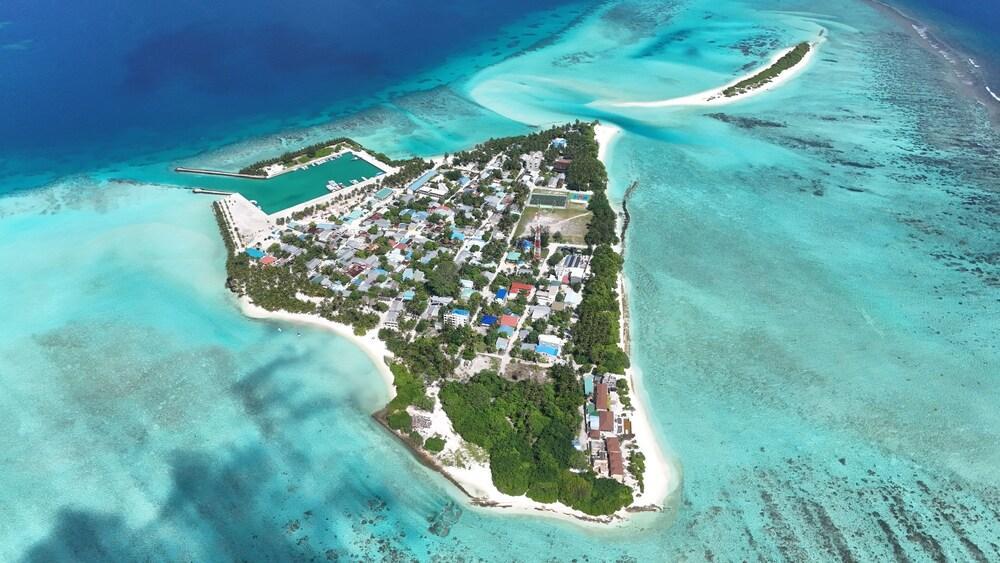Eco Palm Maldives - Tap to explore photos