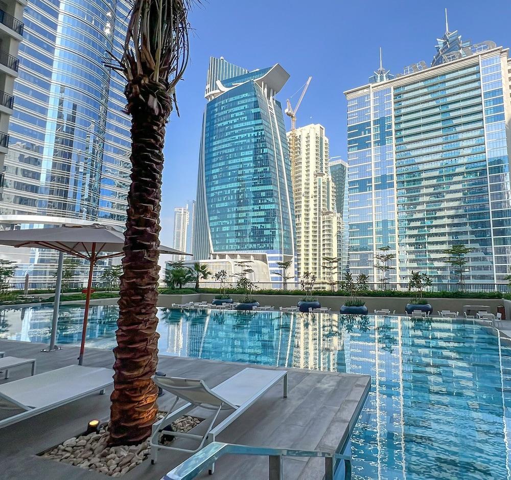 KeyRock Living - Dubai Skyline - Tap to explore photos