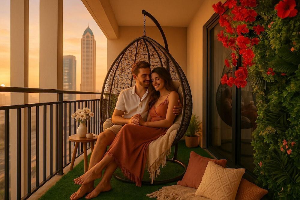 KeyRock Living - Dubai Skyline - Tap to explore photos