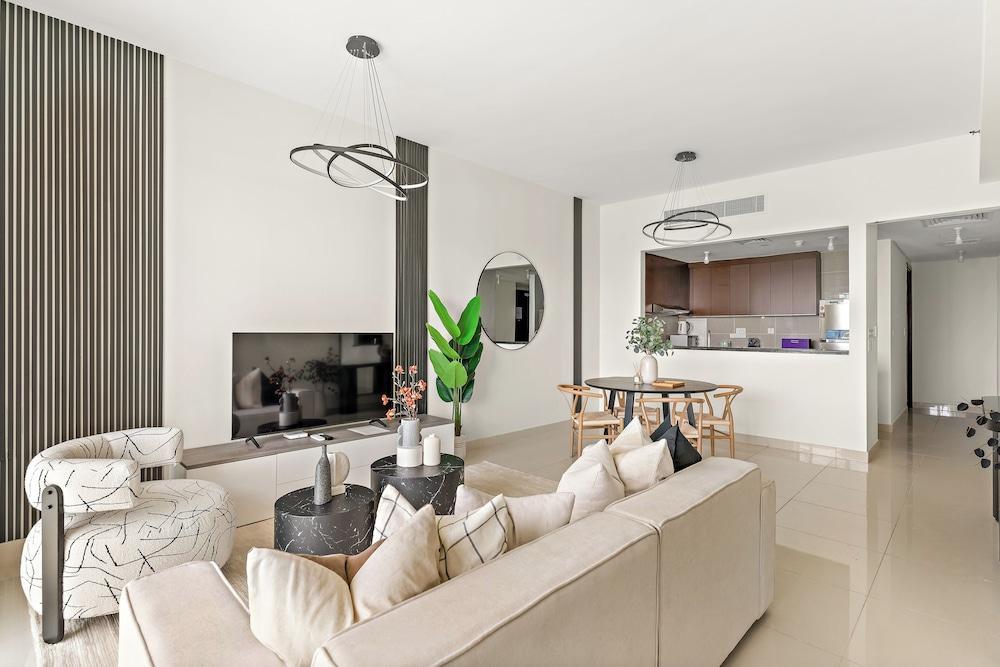 Silkhaus Al Maha Tower Room Type - Premium Apartment