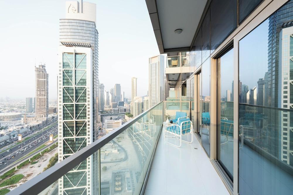 Exclusive Paramount 2BR - Skyline