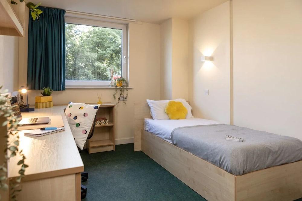 McMillan Student Village in London - Tap to explore photos