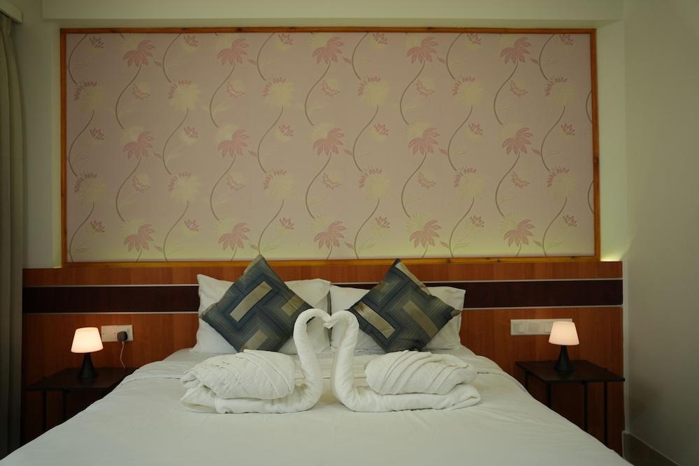 The R One Room Type - Standard Double Room