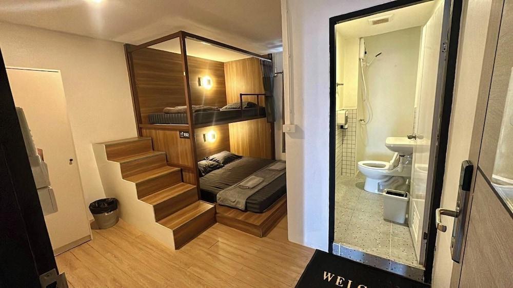 Hotel Rue De Siam Room Type - Private 3-Bed Room with Private Bathroom