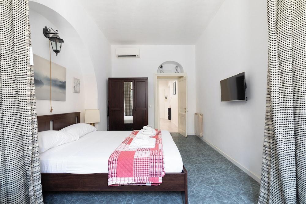 Cozy And Comfy Apartment At Esquilino - Tap to explore photos