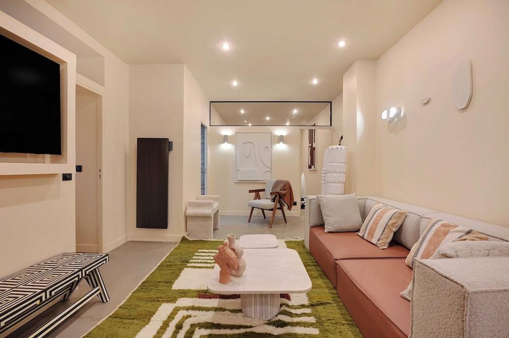 Apartment With 4 Rooms for 8 People - Tap to explore photos