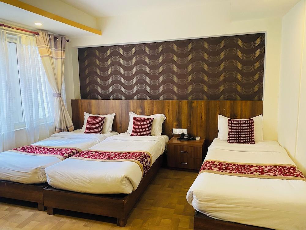 Hotel Next Home Room Type - Comfort Triple Room, City View
