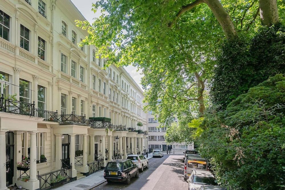 Luxury Knightsbridge Home Next To Hyde Park