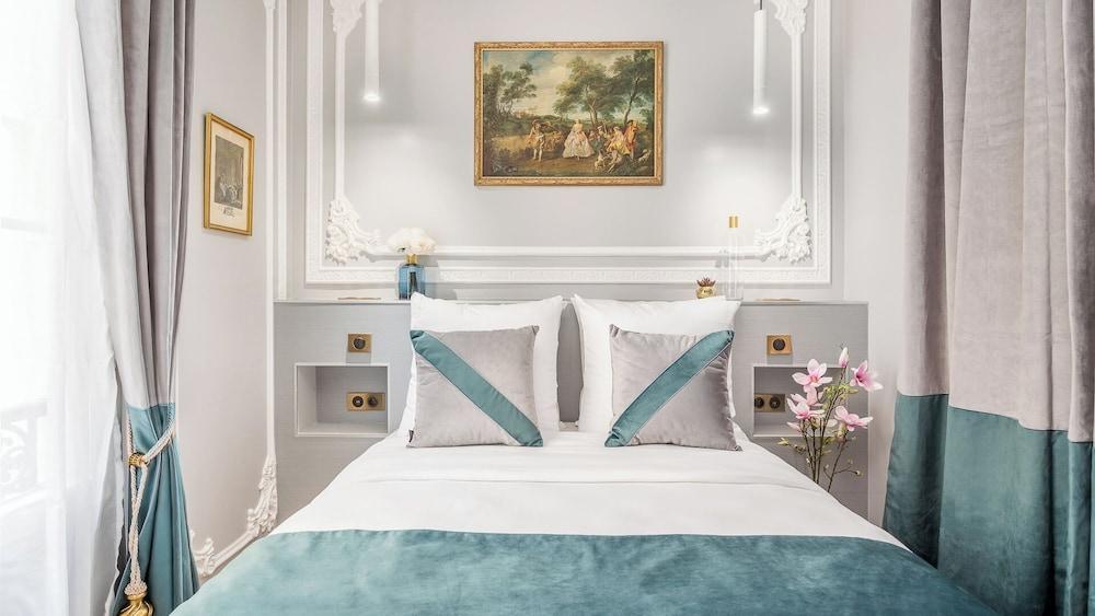 Merveil Signature Suite - Victoria - Tap to explore photos