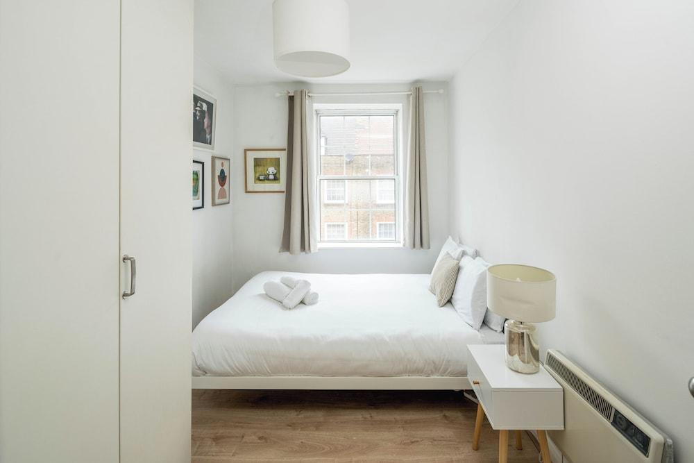 Cosy 1B Flat in Spitalfields Near Brick - Tap to explore photos
