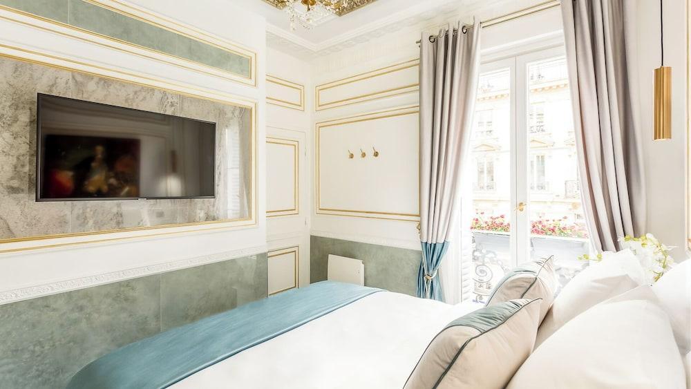 Merveil Luxury Suites - Marcel I-II - Tap to explore photos