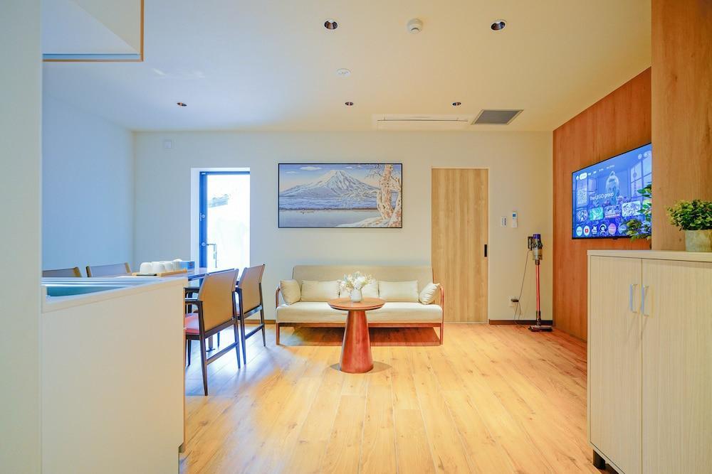NAKANO WORLD HOTEL Room Type - Deluxe Suite, 2 Bedrooms, Private Bathroom, City View NAKANO WORLD HOTEL Room Type - Deluxe Suite, 2 Bedrooms, Private Bathroom, City View