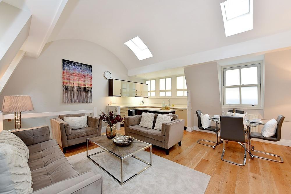 Stanhope Mews Exclusive - 1smw