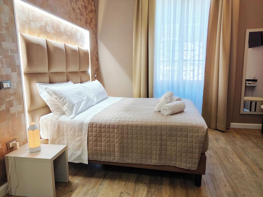 Nicole Suite Room Type - Deluxe Double or Twin Room, City View