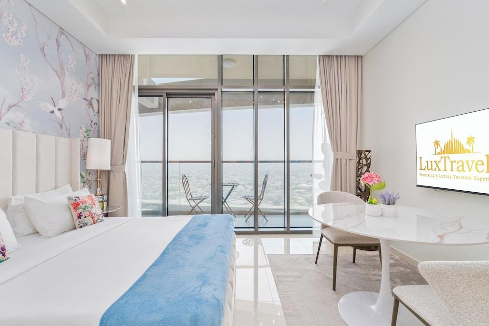 Lux BnB Aykon City - Tap to explore photos
