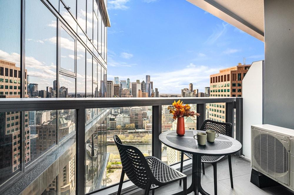 Modern City Views Escape With Gym Access