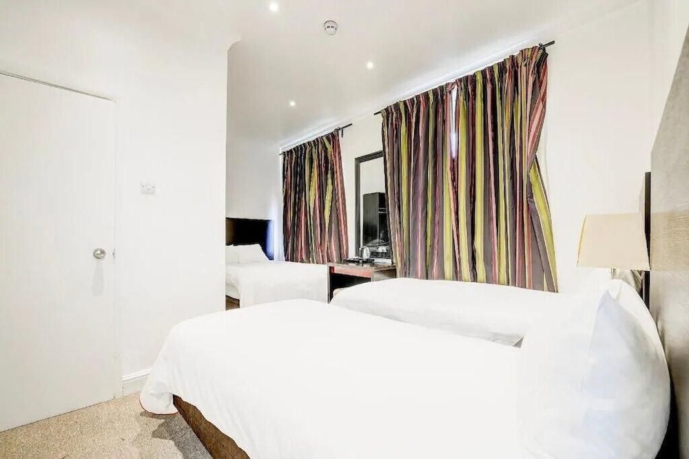 Haringey Hotel Room Type - Standard Triple Room