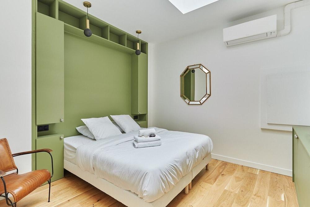 Superb AC Loft 3 bdr - Paris Pere Lachaise - Tap to explore photos
