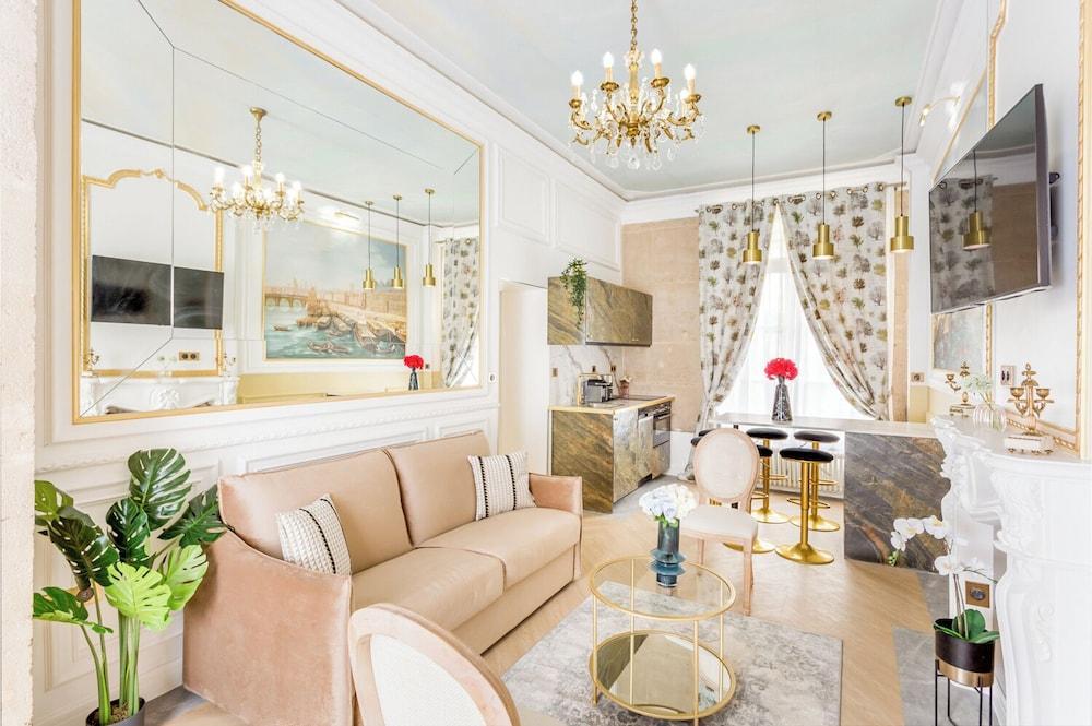 Merveil Luxury Suites - Haussmann I-II Room Type - Apartment, City View