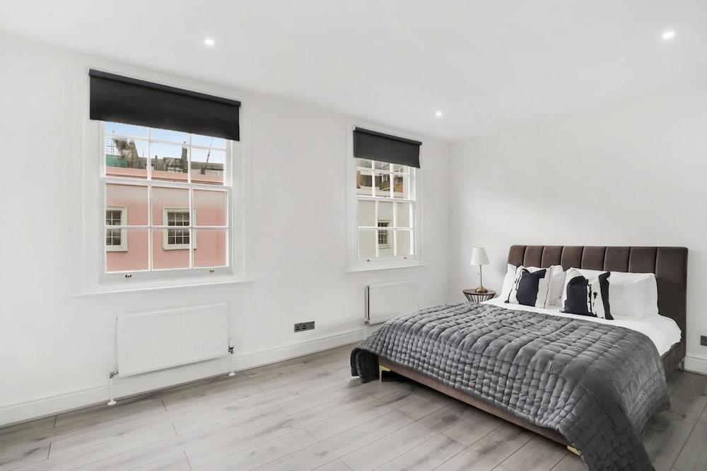 Flat 1 Beauchamp Place - Tap to explore photos