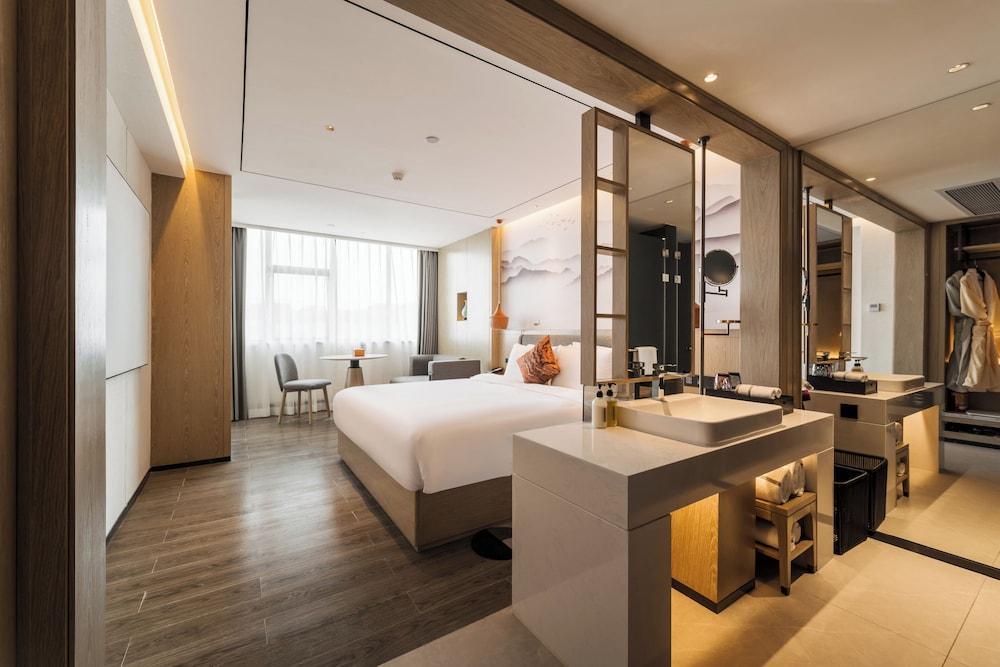 Paco Hotel Botanical Garden Metro Room Type - Executive Double Room