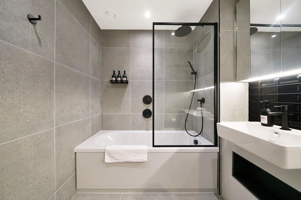 Rosso Suite 2BR City Views - Tap to explore photos