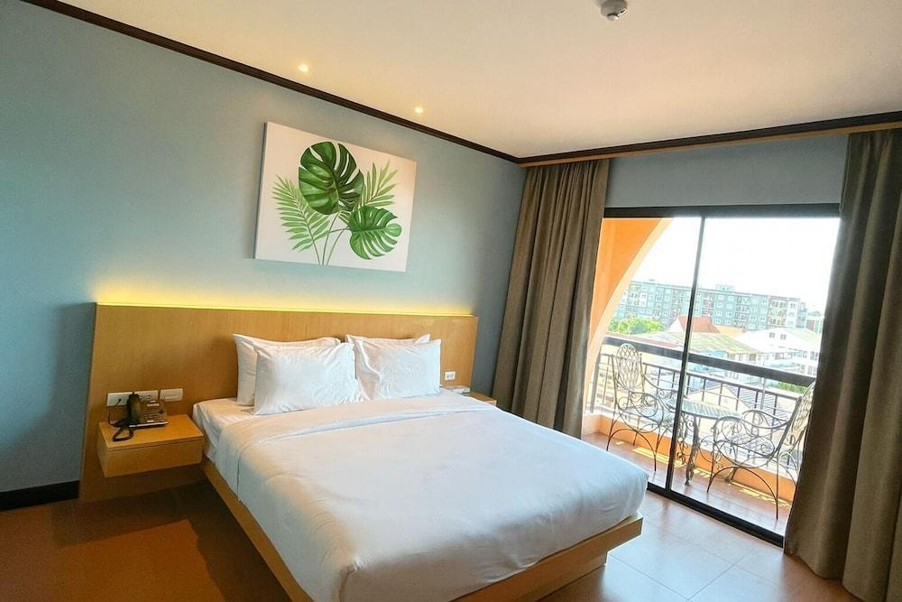 MEIDUO Selected Resort Pool Hotel Room Type - Superior Studio Suite, City View