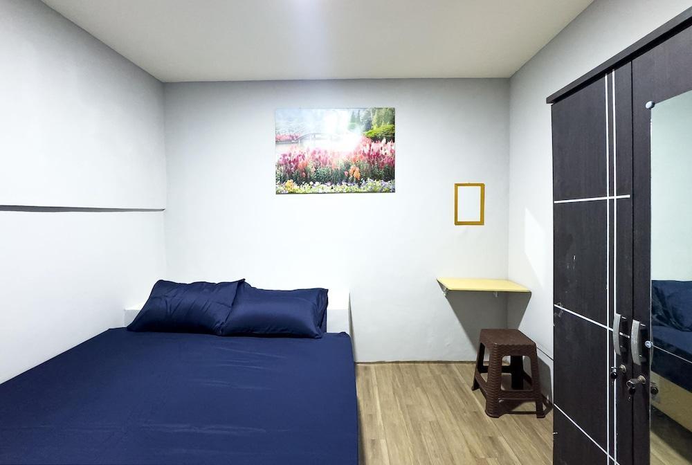 Beranda Istirahat Pluit Utara Room Type - Standard Double Room