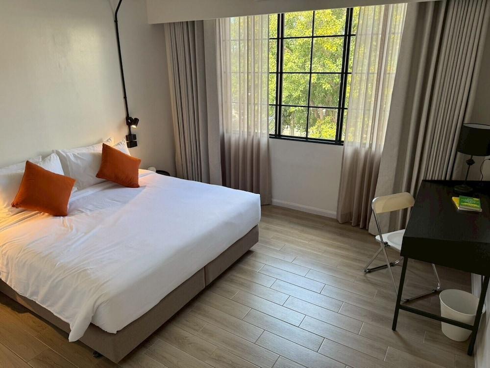 Holmes Pranakorn Room Type - Family Deluxe