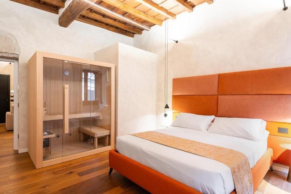 PALAZZO OLIVIA - RESIDENZA LEUTARI Room Type - Romantic Suite (With Sauna)